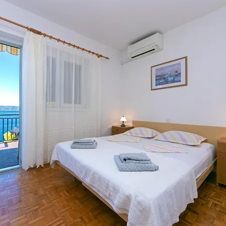 Apartment 6