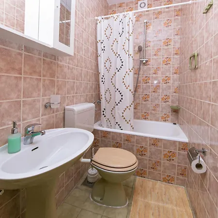 Apartment 6 *